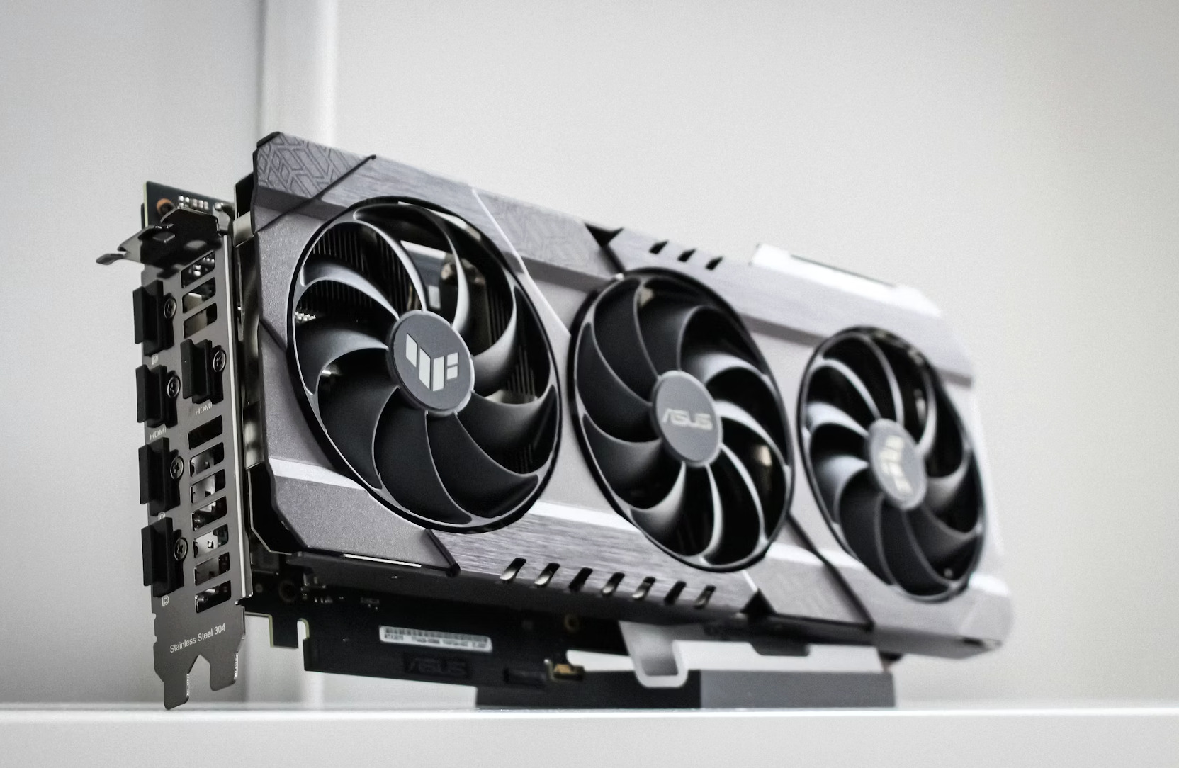 RX 9070 XT vs RTX 5070 — le vrai match du milieu de gamme en 2026, sans langue de bois